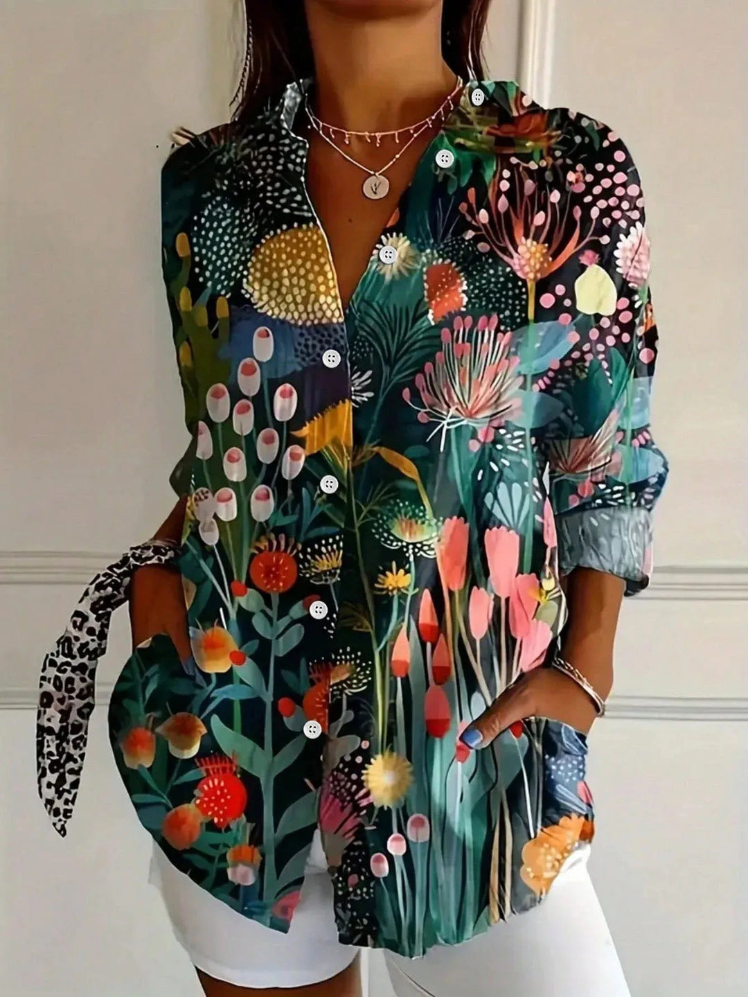 Rina | Blouse with colorful pattern